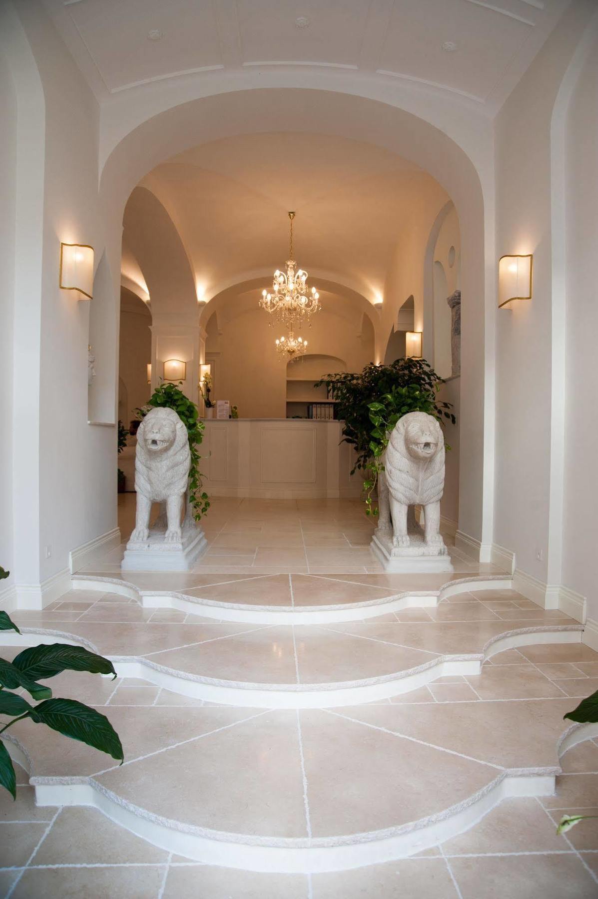 Palace Hotel 4*